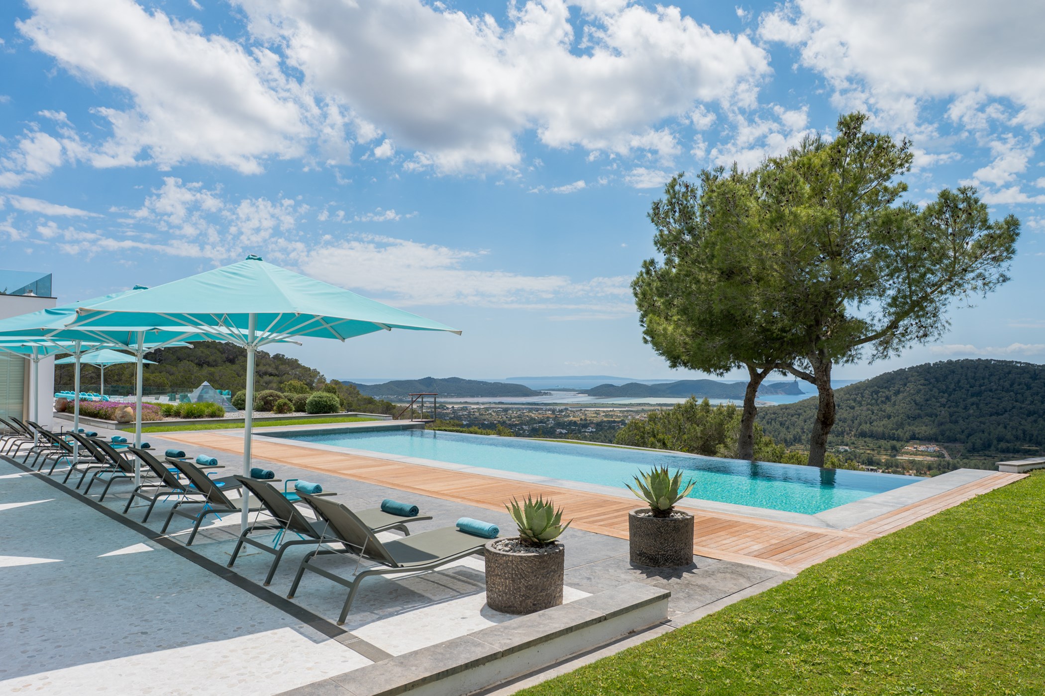 Ibiza Vacation Rentals & Homes - Balearic Islands, Spain 12
